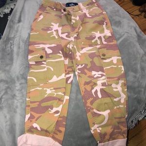 Hollister printed high rise mom jean